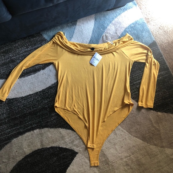 NWT-FOREVER 21 PLUS off the shoulder bodysuit - Picture 3 of 8